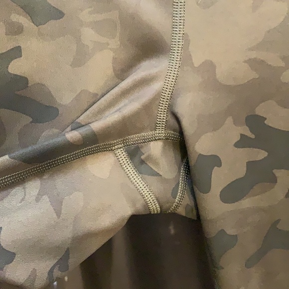 Lululemon Wunder Under Green Camo Print - Picture 9 of 12